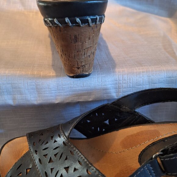 Earth Aries Leather Upper wedge sandal - Picture 7 of 11